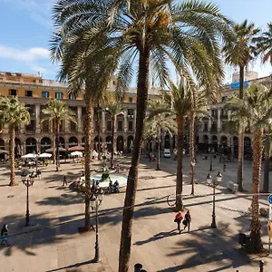 https://hotel-do-placa-reial.topbarcelonahotels.com